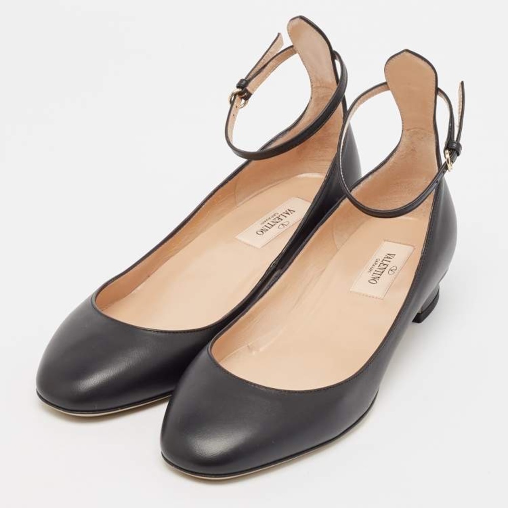 Valentino Garavani Black Leather Flats - 38